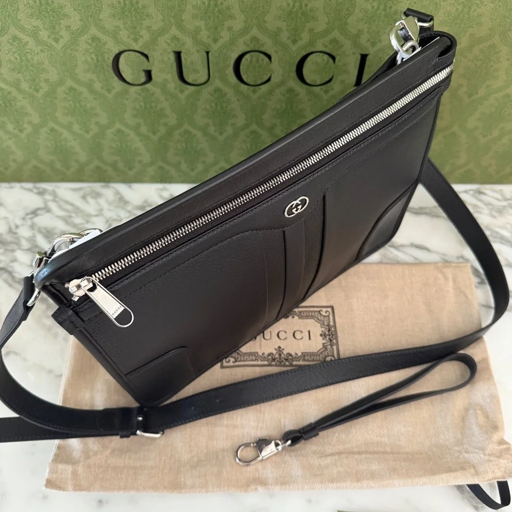 Gucci 735111 Unisex Black‎ Saffiano Leather Messenger Bag